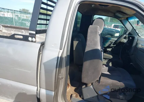 2003 Chevrolet Silverado C2500 Heavy Duty z USA, uszkodzony, nr VIN 1GCHC24U83Z181772